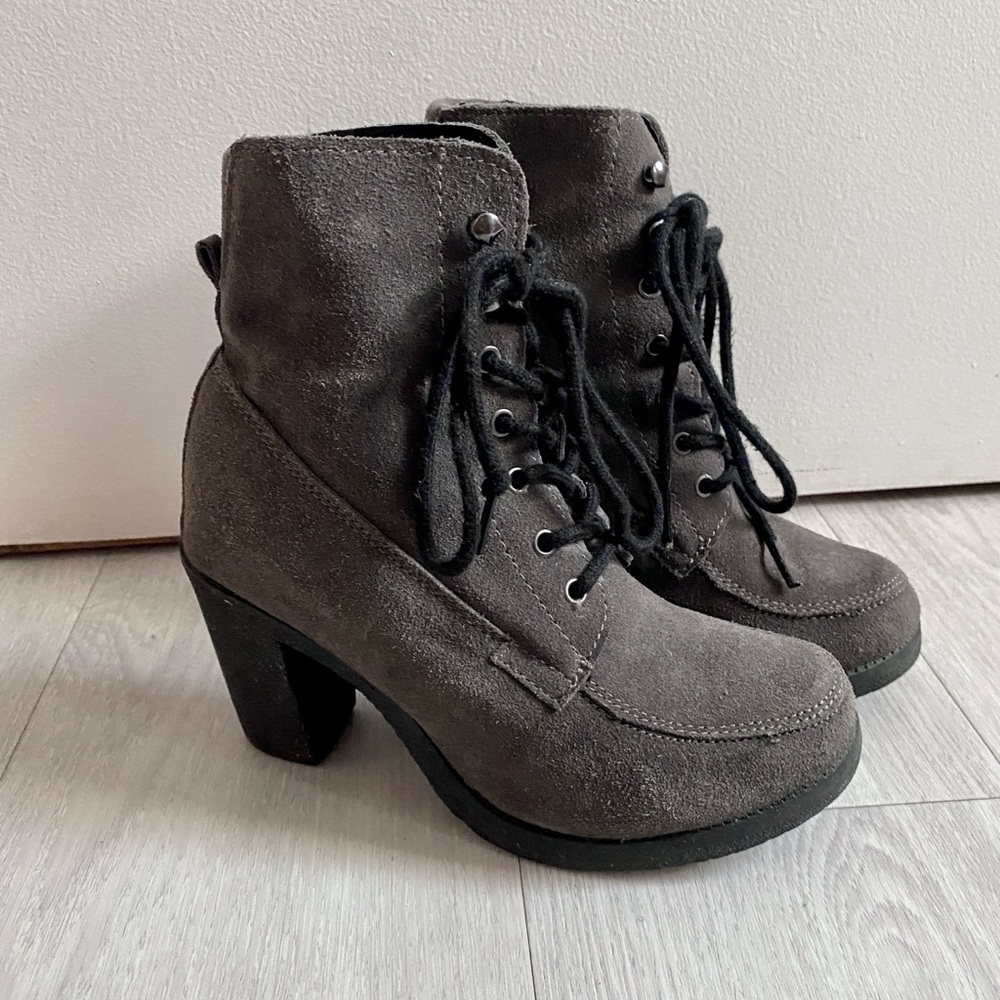 SoftMoc Dark Grey Suede Heeled Ankle Boots